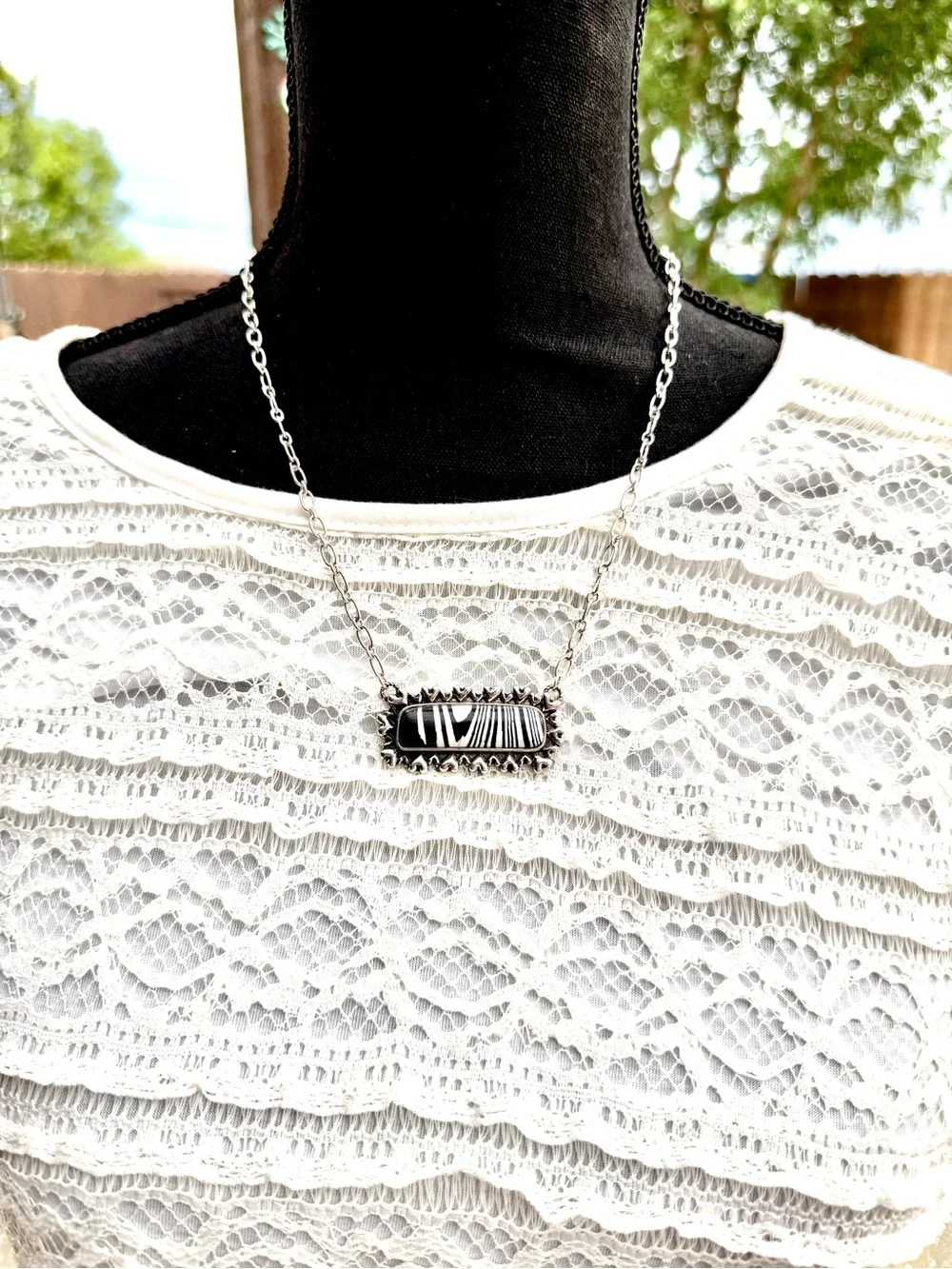 Black & White Striped Stone Bar Necklace 18” Silver Tone Chain